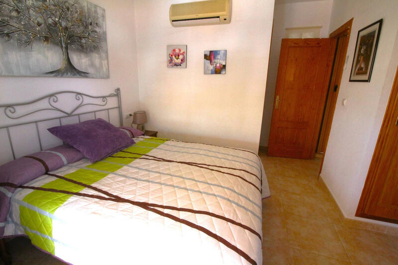 3 slaapkamer Gezinswoning Te koop