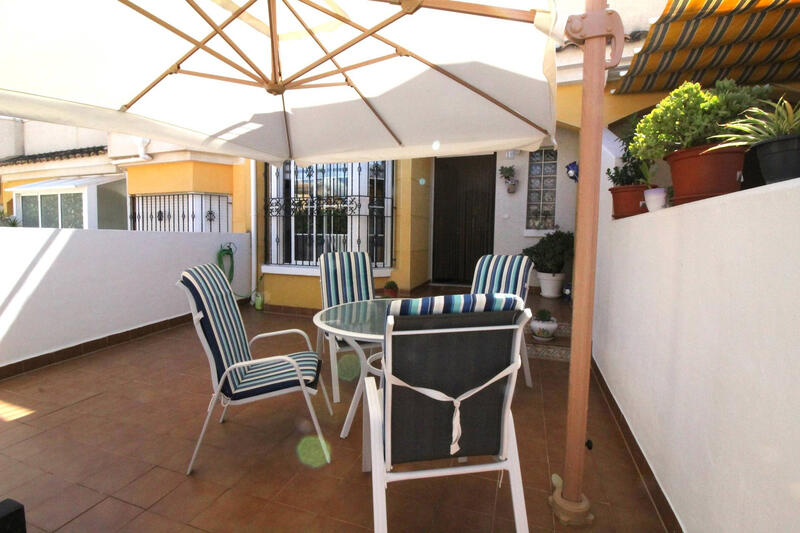 3 slaapkamer Gezinswoning Te koop