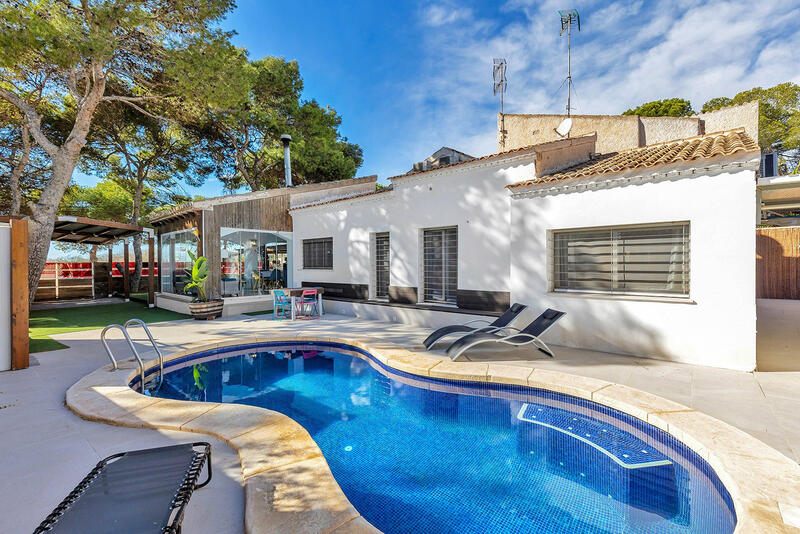Villa en venta en Orihuela, Alicante