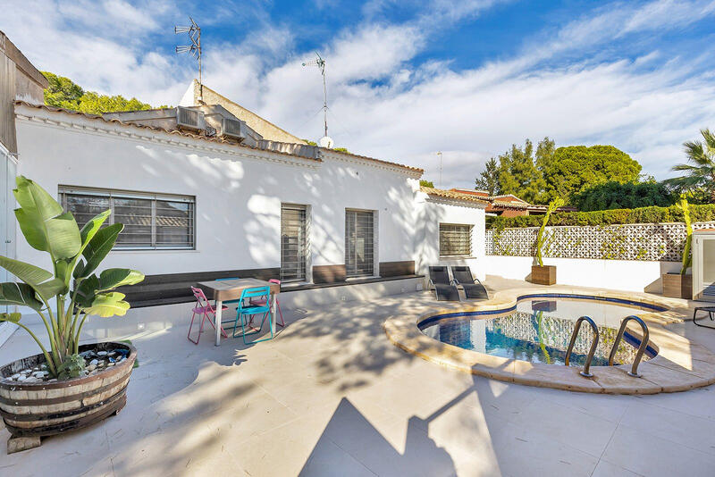 4 Cuarto Villa en venta