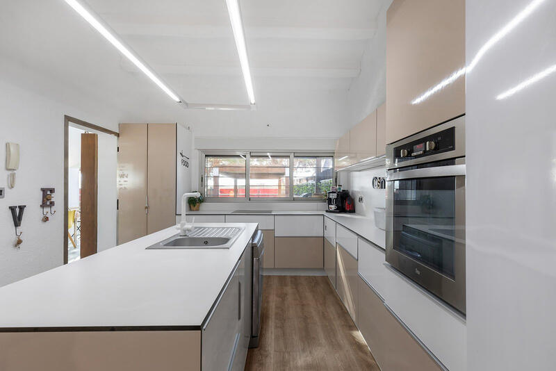 4 Cuarto Villa en venta