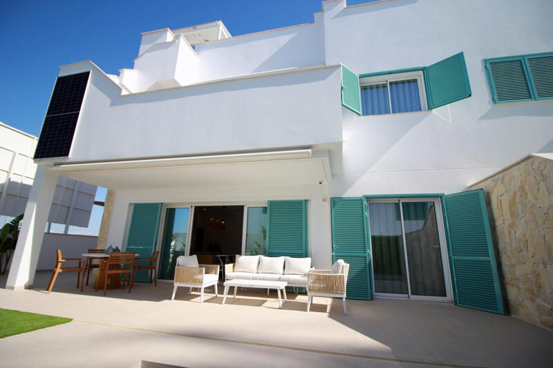 Villa til salg i Pilar de la Horadada, Alicante