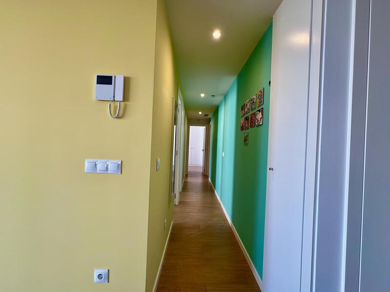 4 Schlafzimmer Appartement zu verkaufen