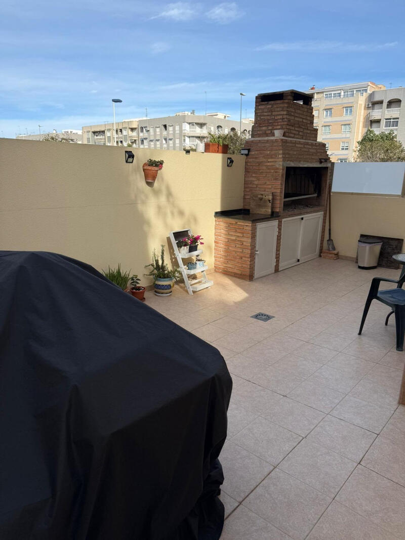 3 Schlafzimmer Stadthaus zu verkaufen