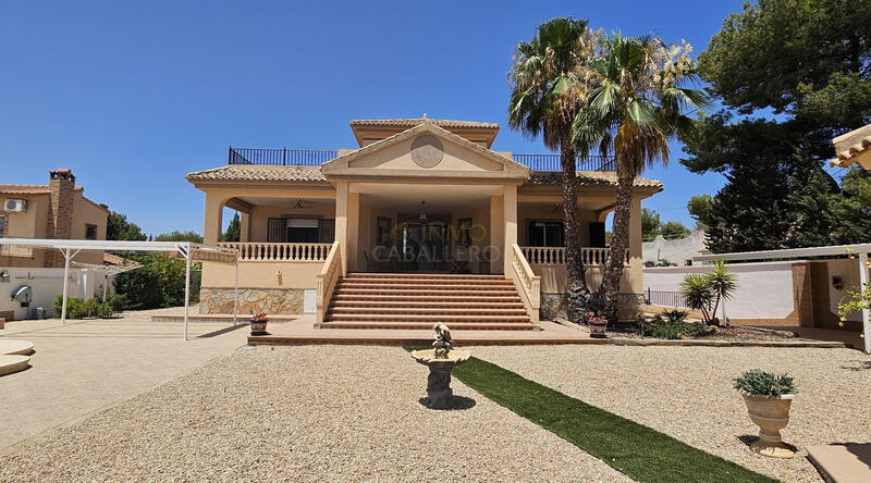 5 soverom Villa til salgs
