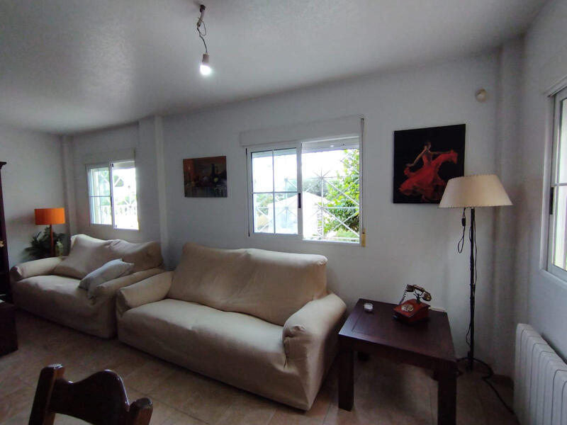 6 bedroom Villa for sale