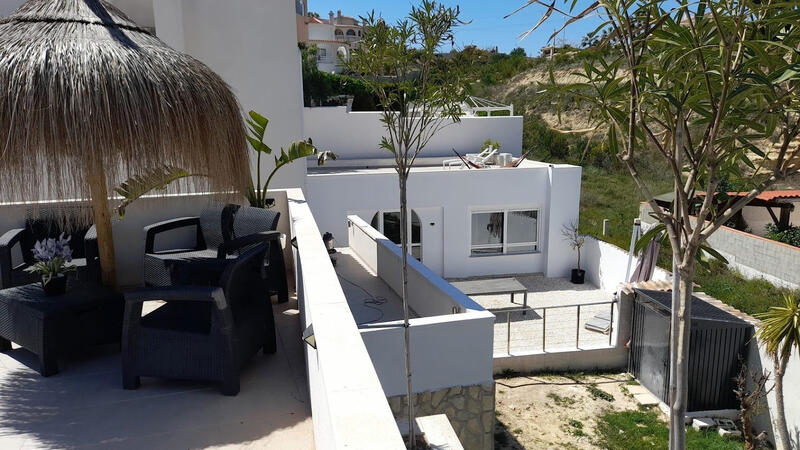 6 bedroom Villa for sale