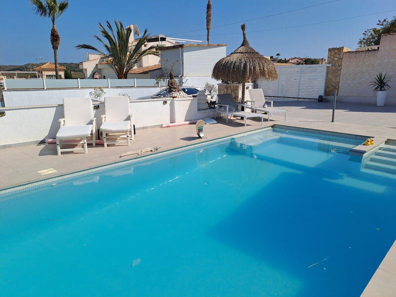 6 bedroom Villa for sale