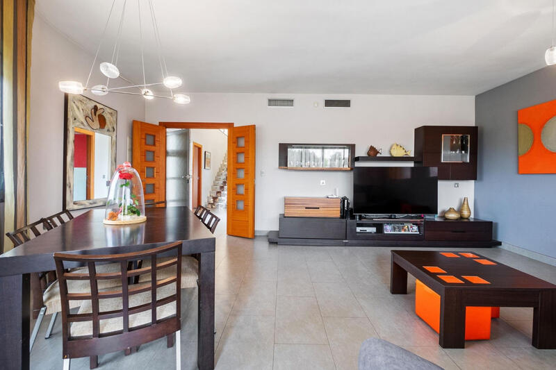 4 Cuarto Villa en venta