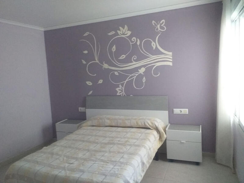 2 slaapkamer Gezinswoning Te koop