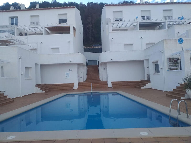 2 slaapkamer Gezinswoning Te koop