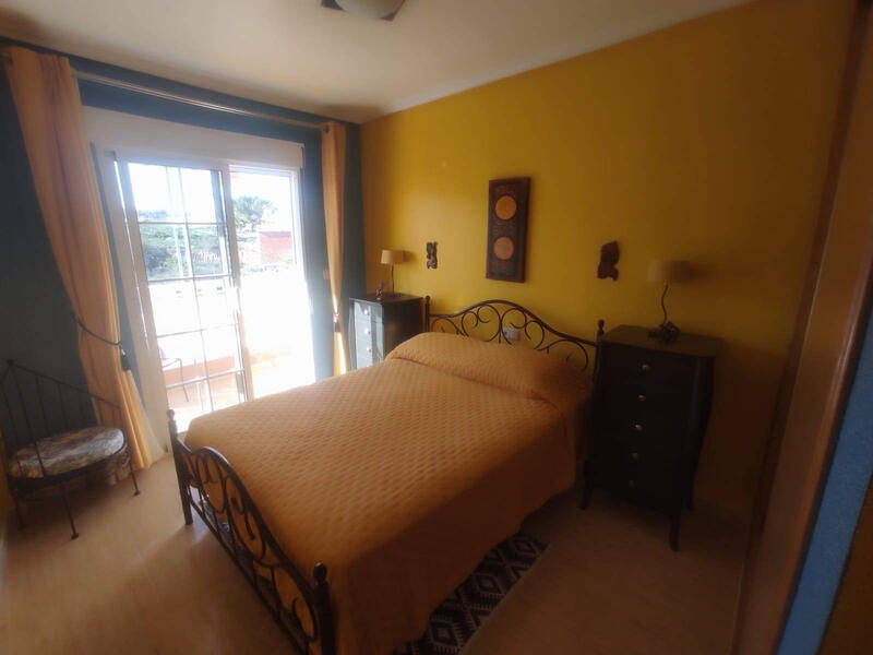 3 slaapkamer Gezinswoning Te koop