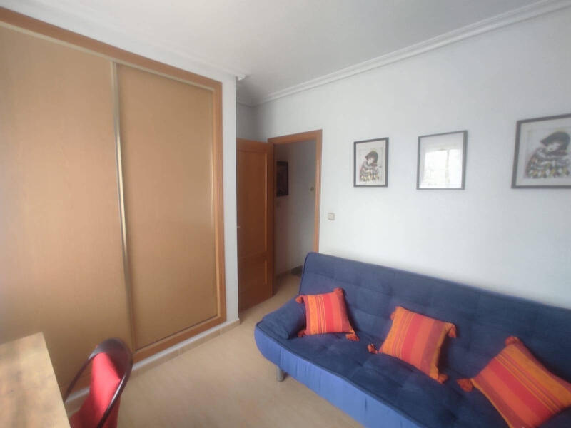 3 slaapkamer Gezinswoning Te koop