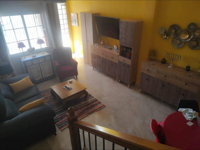 3 slaapkamer Gezinswoning Te koop