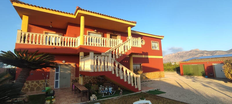 Villa à vendre dans Orihuela, Alicante