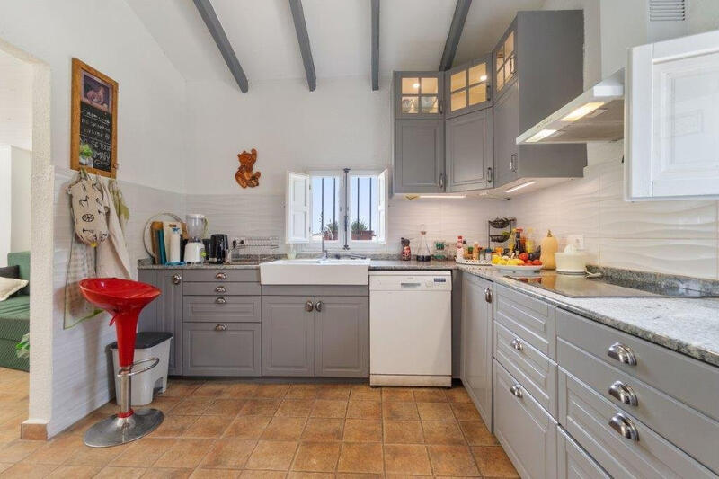 3 bedroom Country House for sale