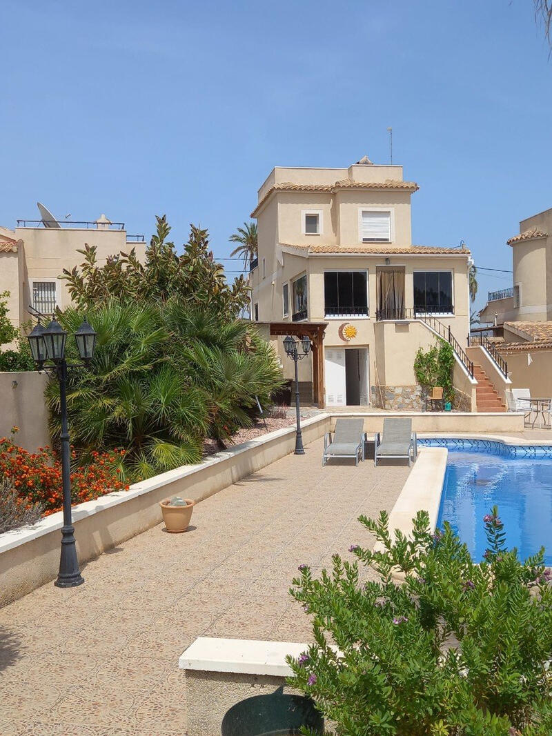 3 bedroom Villa for sale