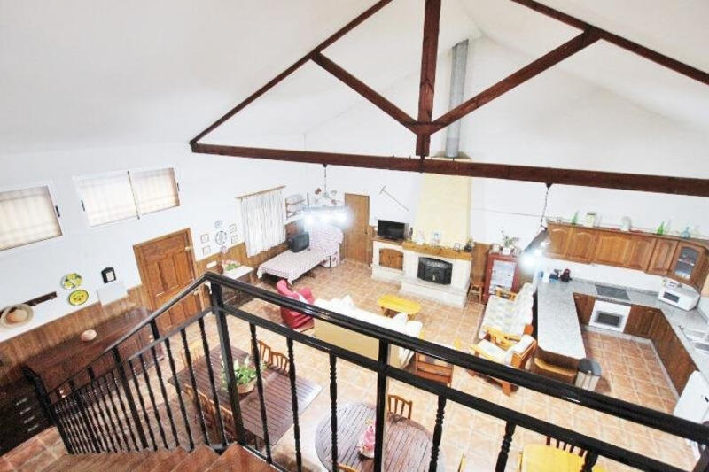 5 bedroom Country House for sale