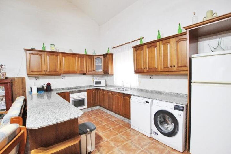 5 bedroom Country House for sale