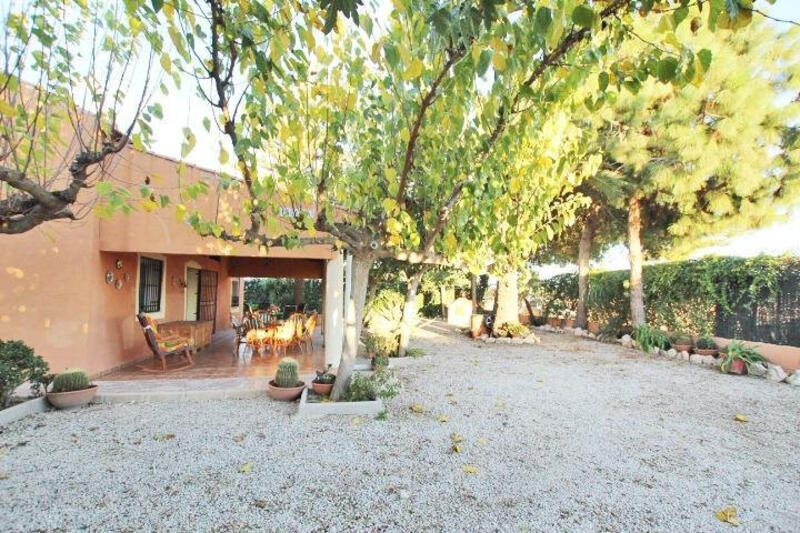 5 bedroom Country House for sale