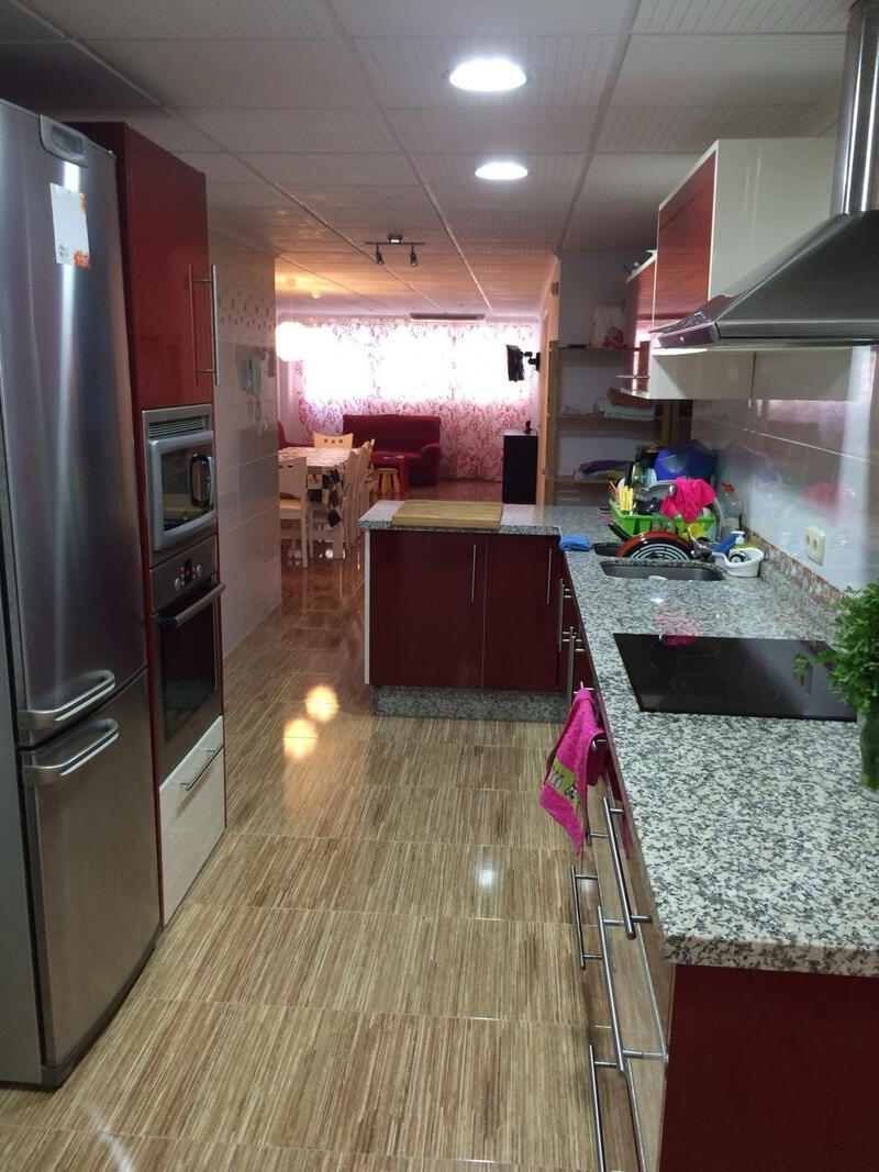 4 bedroom Apartment for sale
