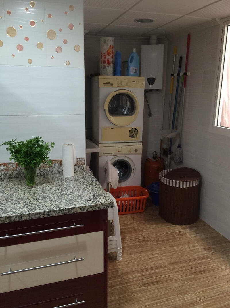 4 bedroom Apartment for sale