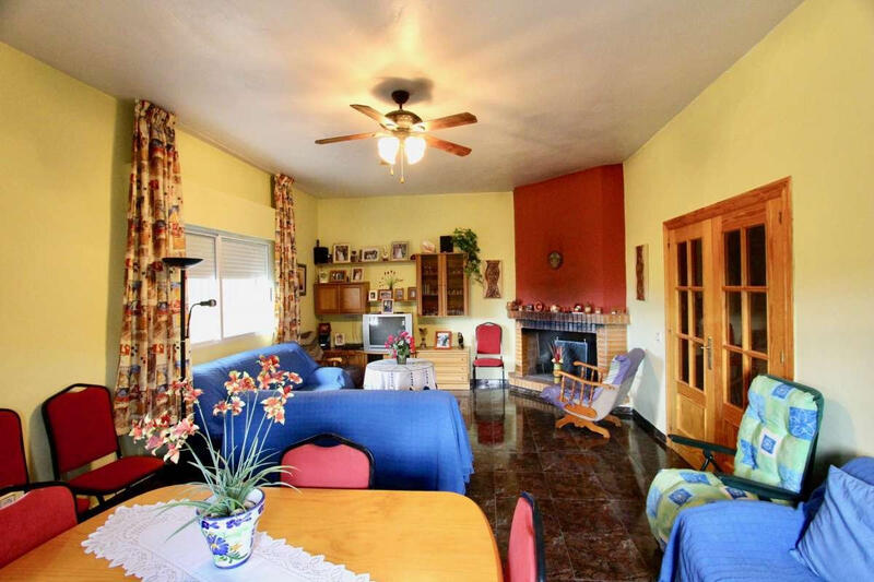 6 bedroom Villa for sale