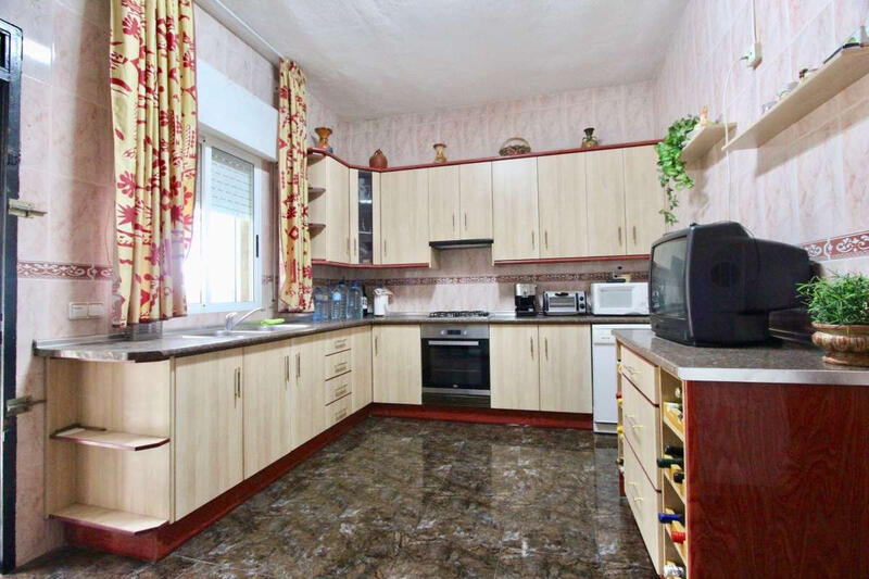 6 bedroom Villa for sale
