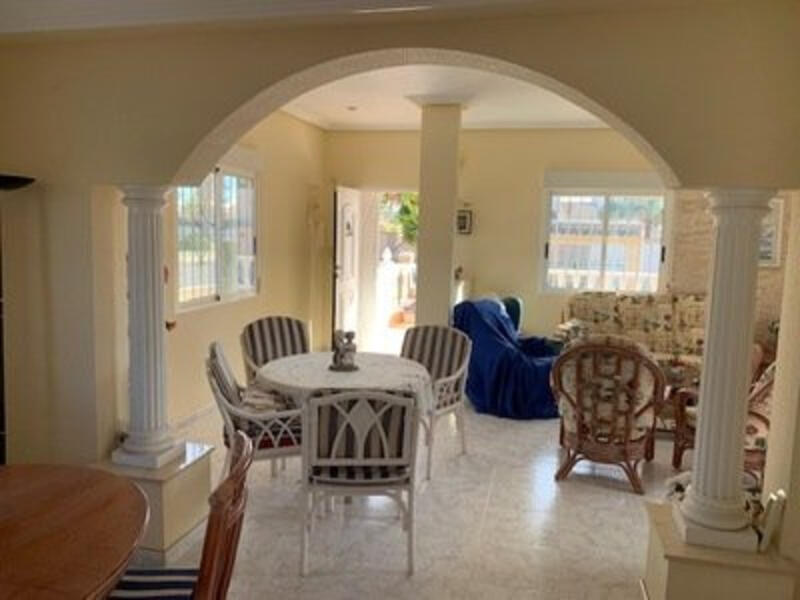 4 Cuarto Villa en venta
