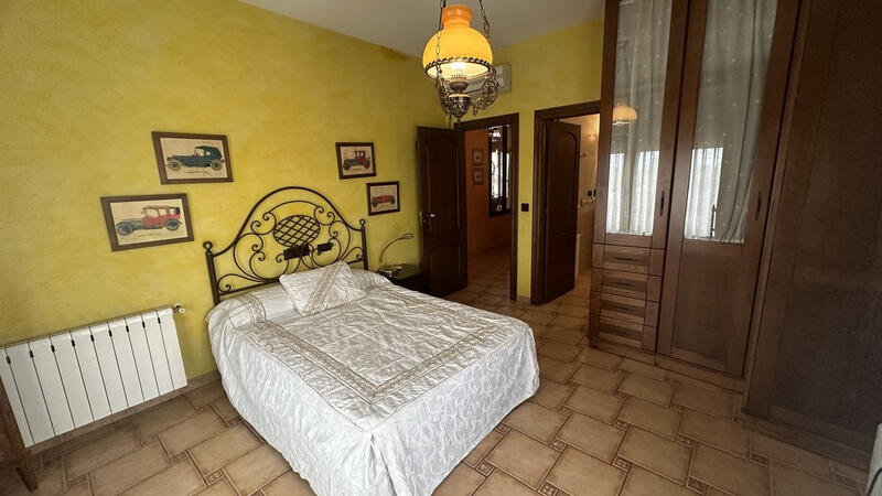 4 bedroom Villa for sale