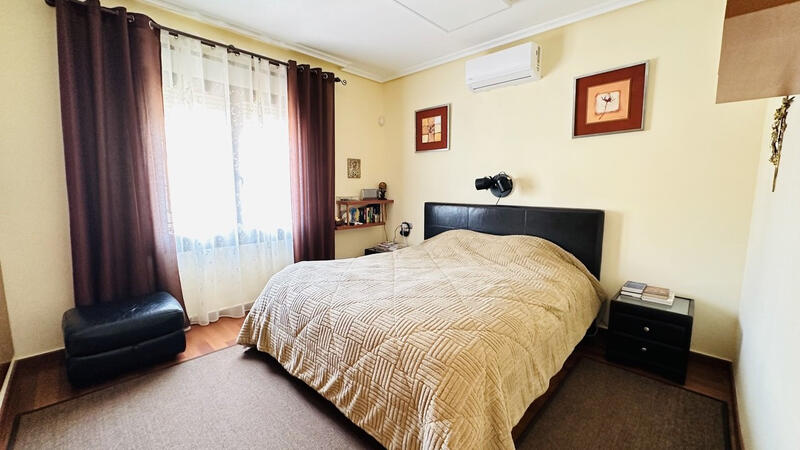 4 Cuarto Villa en venta