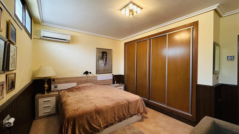 4 Cuarto Villa en venta