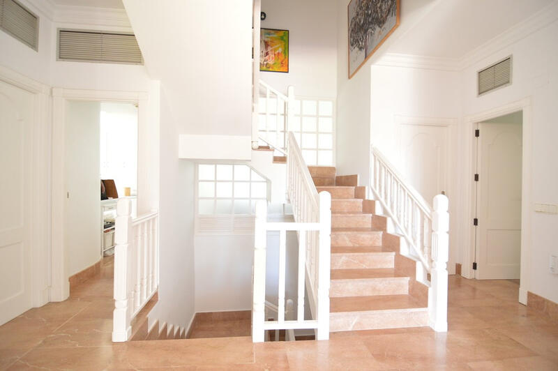 4 Schlafzimmer Villa zu verkaufen