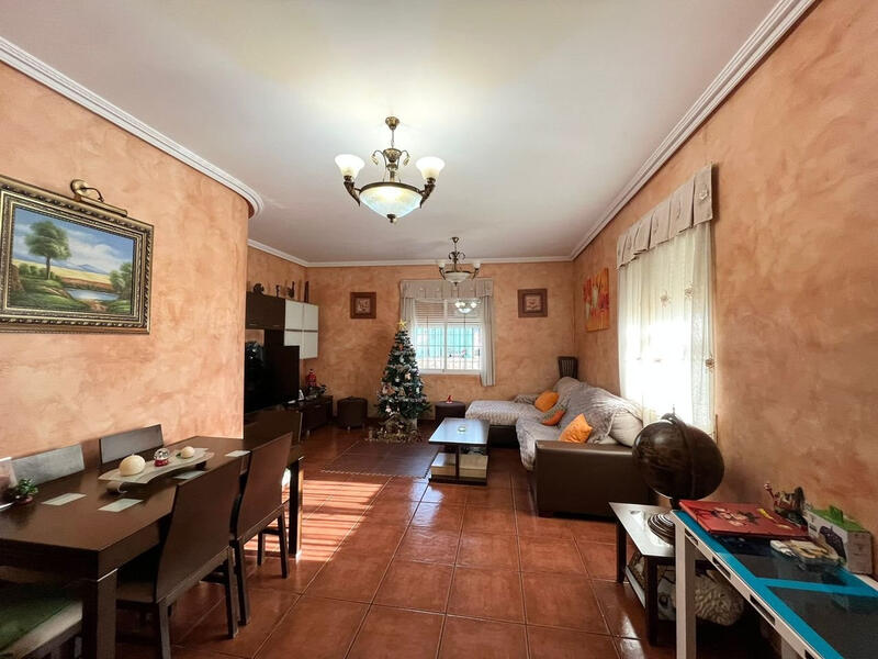 3 bedroom Townhouse for sale