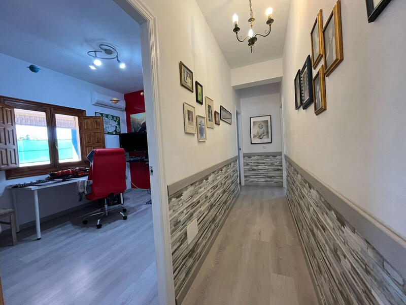 6 спальная комната Деревенский Дом продается
