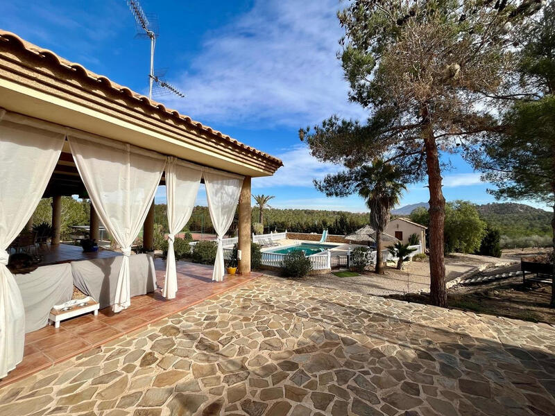 4 chambre Auberge à vendre