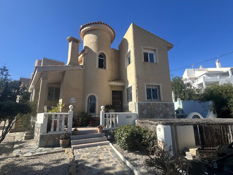 4 bedroom Villa for sale