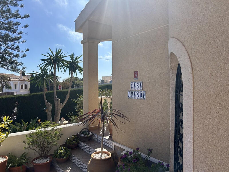 4 bedroom Villa for sale