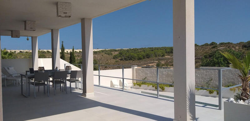 Villa til salg i Santa Pola, Alicante