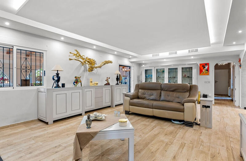 4 Schlafzimmer Villa zu verkaufen