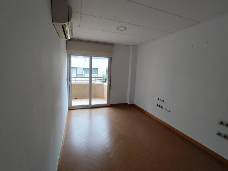 7 bedroom Apartment for sale
