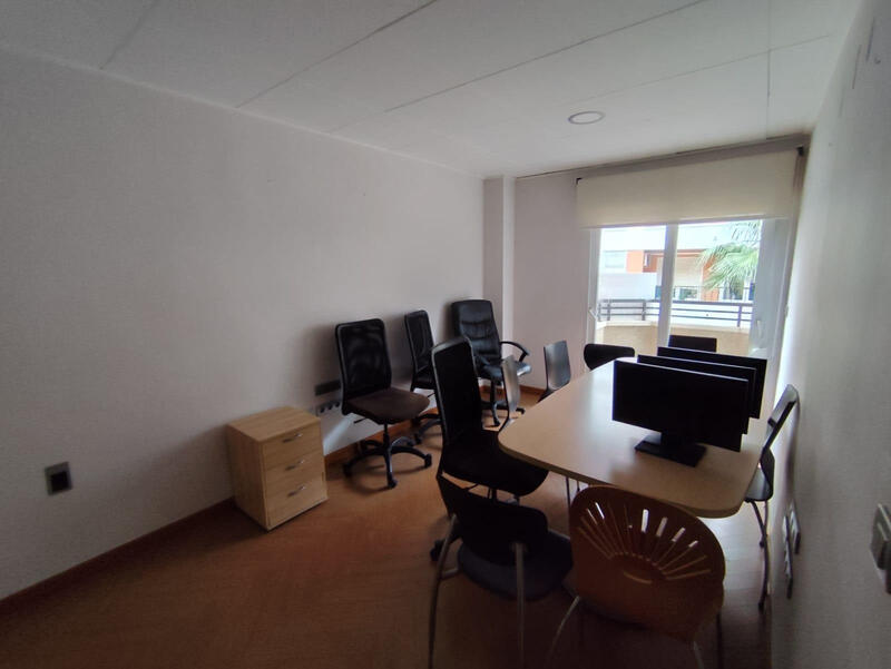 7 bedroom Apartment for sale