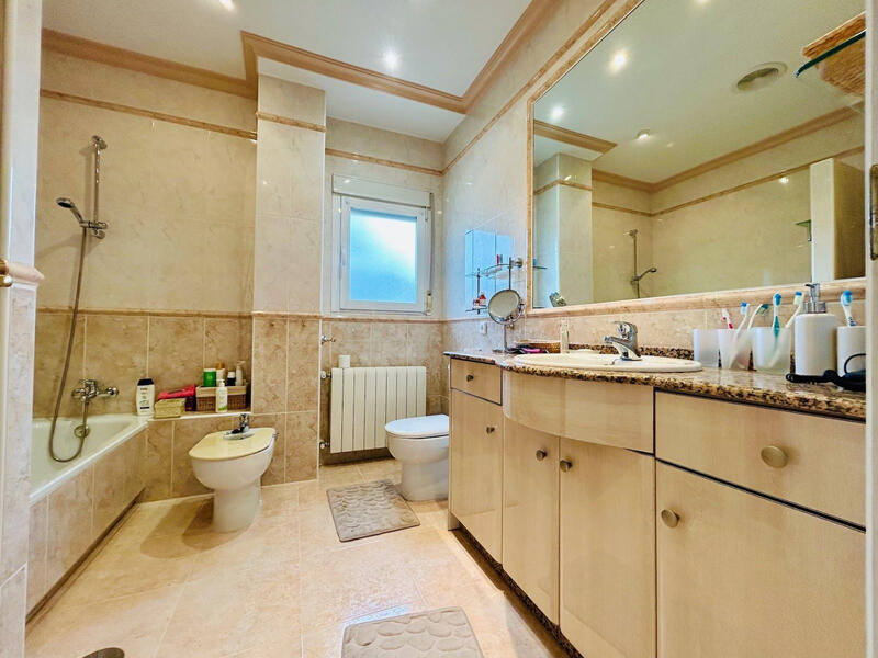 4 Schlafzimmer Villa zu verkaufen