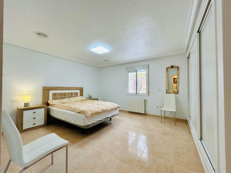 4 Schlafzimmer Villa zu verkaufen