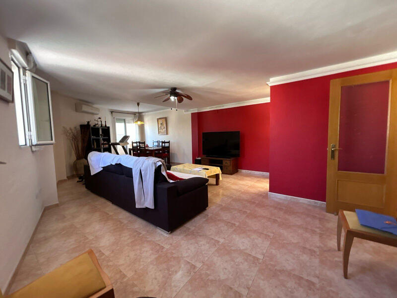 3 bedroom Townhouse for sale