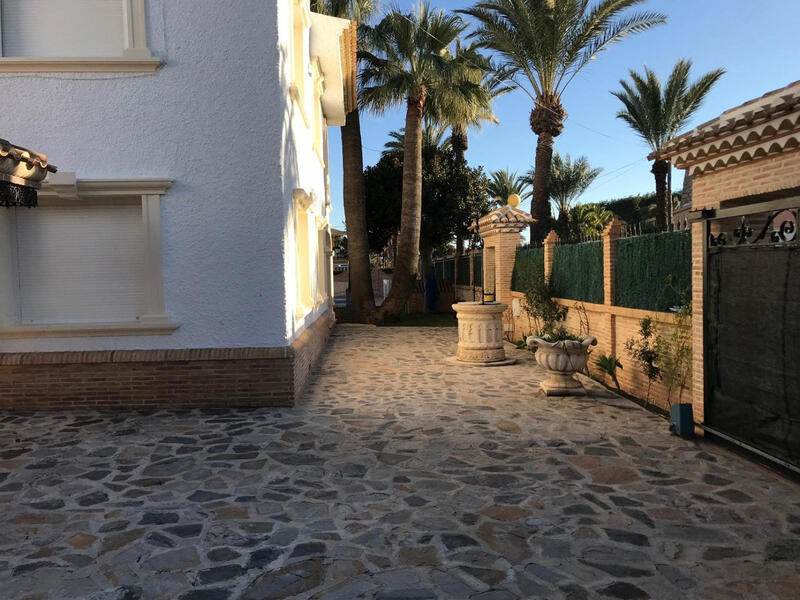 6 soveværelse Villa til salg