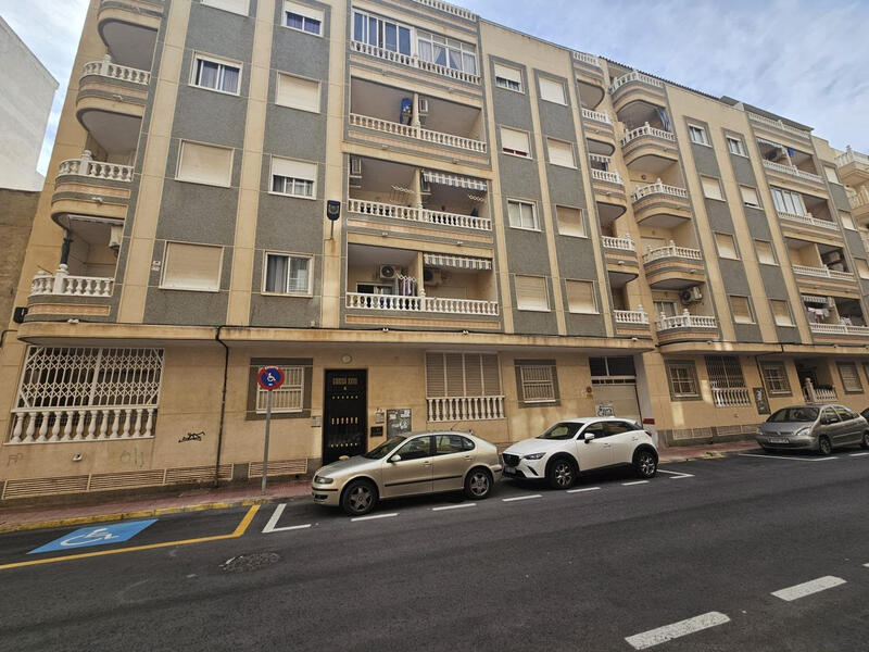 Lejlighed til salg i Torrevieja, Alicante