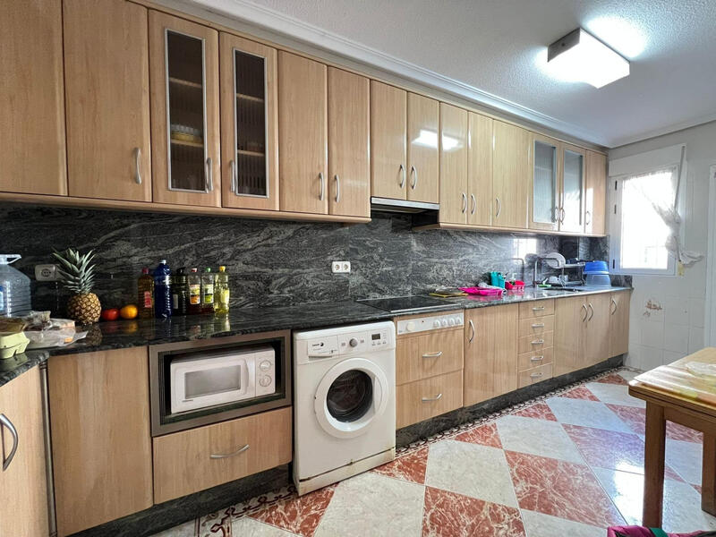 3 bedroom Townhouse for sale