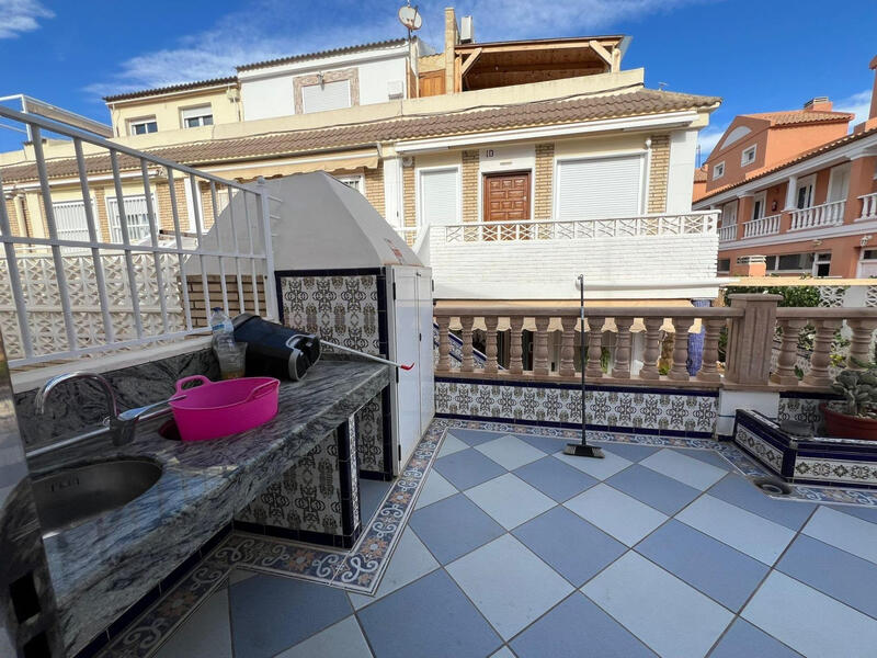 3 bedroom Townhouse for sale