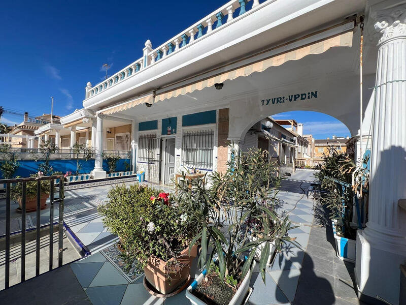 3 bedroom Townhouse for sale